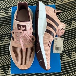 NWT adidas swift run
